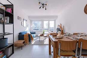 Lovely Sunny Flat Just Near the Beach and the sea