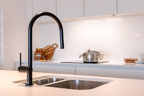 Renovated Apartment With sea View and Parking