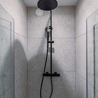 Renovated Apartment With sea View and Parking