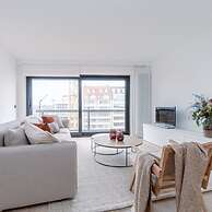 Renovated Apartment With sea View and Parking