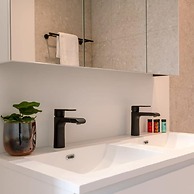 Renovated Apartment With sea View and Parking