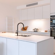 Renovated Apartment With sea View and Parking