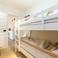 Renovated Apartment With sea View and Parking