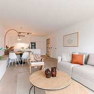 Renovated Apartment With sea View and Parking