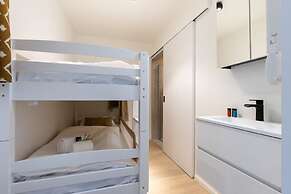 Renovated Apartment With sea View and Parking