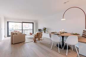 Renovated Apartment With sea View and Parking