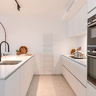 Renovated Apartment With sea View and Parking