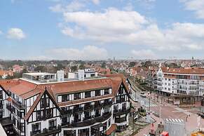 Renovated Apartment With sea View and Parking