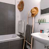 Comfy 1-bedroom Apartment With Side Seaview