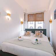 Comfy 1-bedroom Apartment With Side Seaview