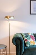 Comfy 1-bedroom Apartment With Side Seaview