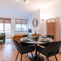 Comfy 1-bedroom Apartment With Side Seaview