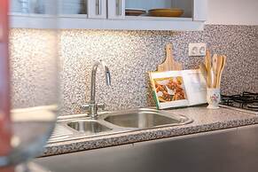 Beautiful and Spacious Studio With Side Seaview