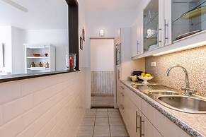 Beautiful and Spacious Studio With Side Seaview