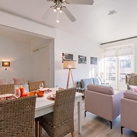 Beautiful and Spacious Studio With Side Seaview