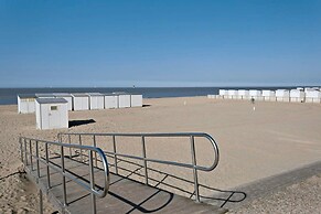 Beautiful and Spacious Studio With Side Seaview