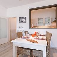 Beautiful and Spacious Studio With Side Seaview