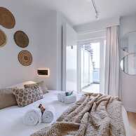 Stunning Studio With Sea-view on top Location