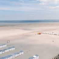 Stunning Studio With Sea-view on top Location