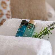 Stunning Studio With Sea-view on top Location