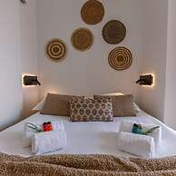 Stunning Studio With Sea-view on top Location