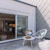 Stunning Studio With Sea-view on top Location