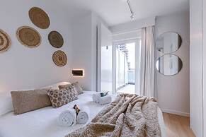 Stunning Studio With Sea-view on top Location