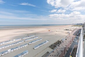 Stunning Studio With Sea-view on top Location