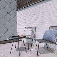 Stunning Studio With Sea-view on top Location