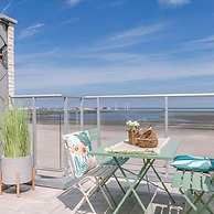 Stunning Studio With Sea-view on top Location