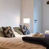 Luxuriuous Family Apartment With Beach View