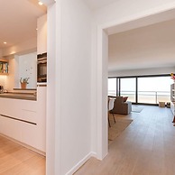 Luxuriuous Family Apartment With Beach View