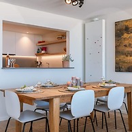 Luxuriuous Family Apartment With Beach View