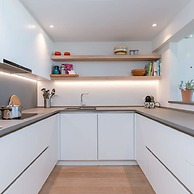 Luxuriuous Family Apartment With Beach View