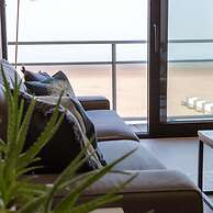 Luxuriuous Family Apartment With Beach View