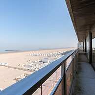 Luxuriuous Family Apartment With Beach View