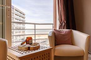 Cosy Flat With Lateral sea View