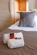 Cosy Flat With Lateral sea View