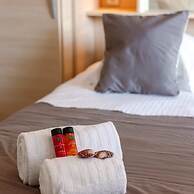 Cosy Flat With Lateral sea View