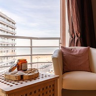 Cosy Flat With Lateral sea View