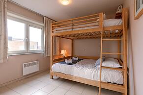 Cosy Flat With Lateral sea View