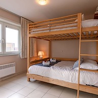 Cosy Flat With Lateral sea View