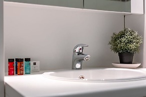 Cosy Flat With Lateral sea View