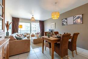 Cosy Flat With Lateral sea View