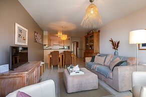 Cosy Flat With Lateral sea View