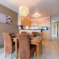 Cosy Flat With Lateral sea View