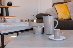 Spacious Modern sea View Apartment With Garage