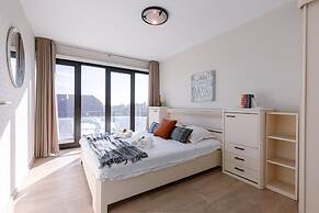 Spacious Modern sea View Apartment With Garage