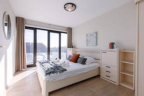 Spacious Modern sea View Apartment With Garage