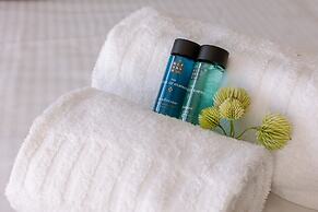 Spacious Modern sea View Apartment With Garage